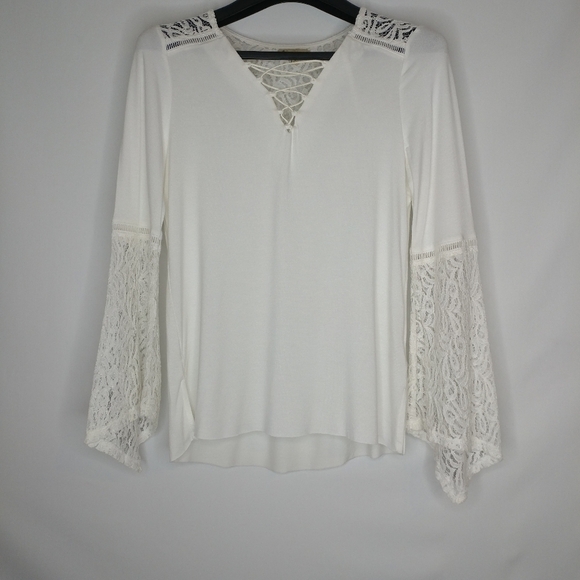 Democracy Women's Bell SLV V-Neck Lace Up Top - Picture 3 of 13